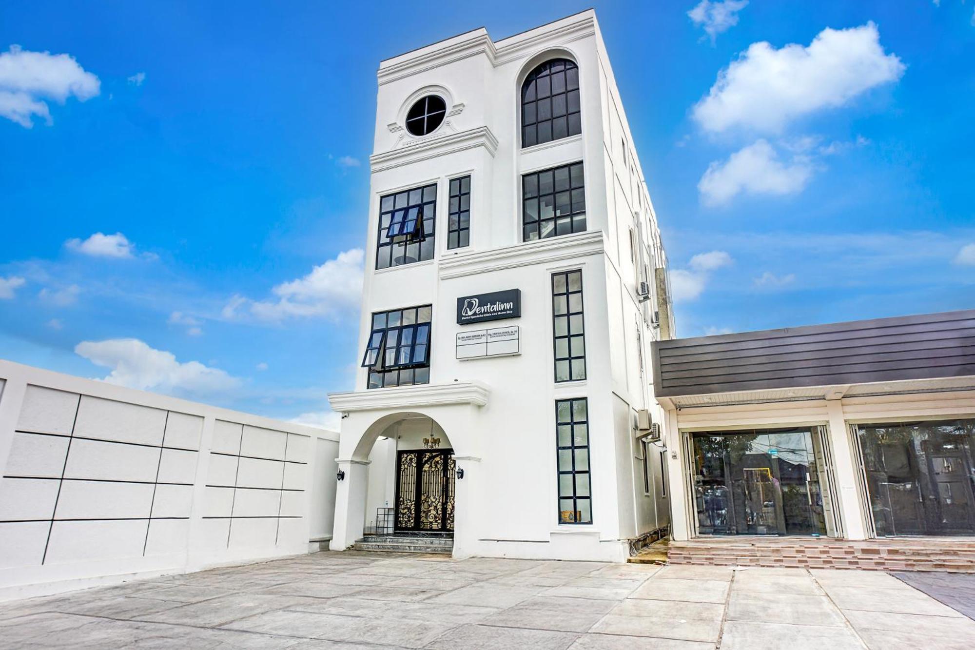 Capital O 94254 Dental Inn Banda Aceh Dış mekan fotoğraf