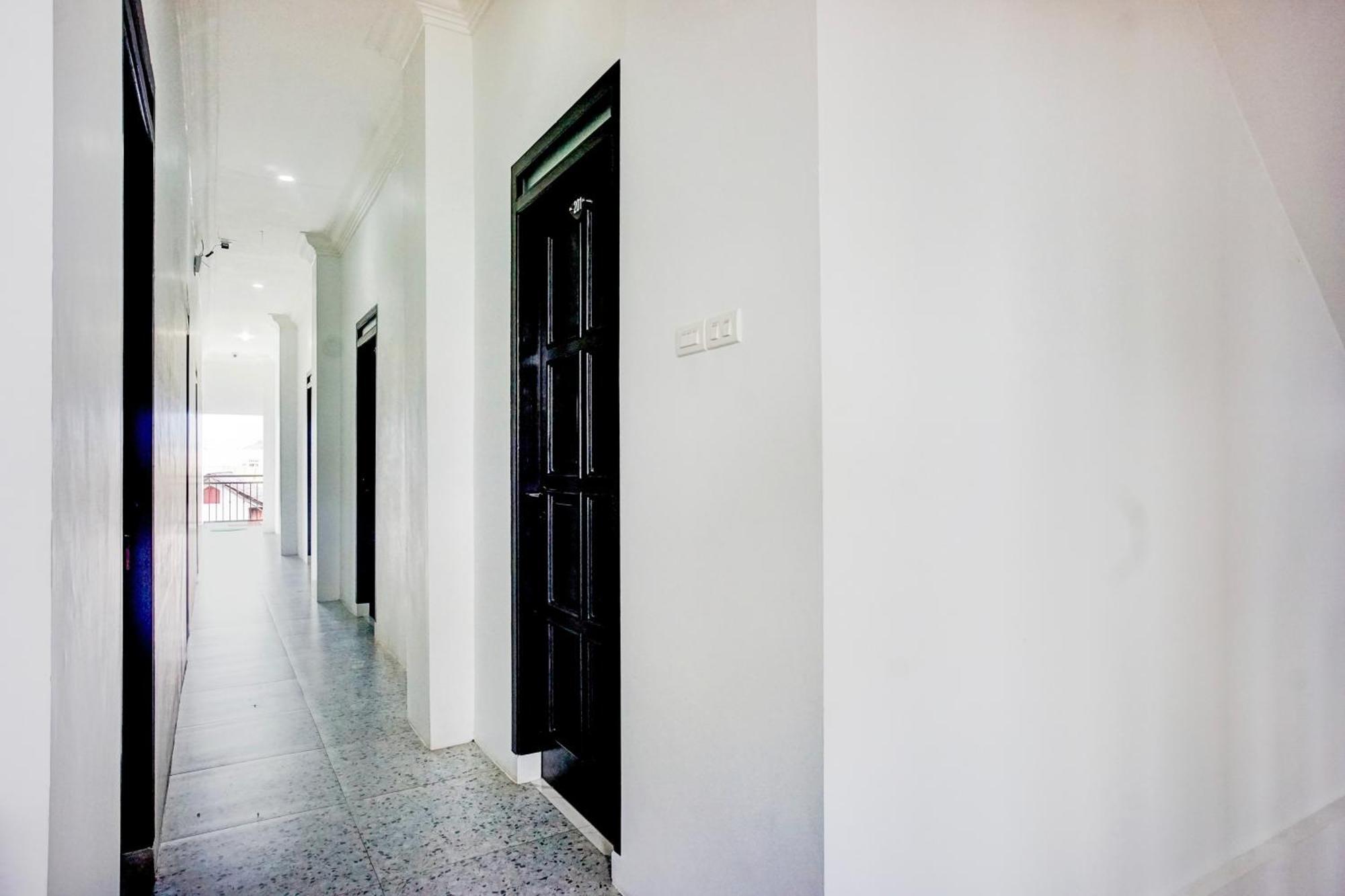 Capital O 94254 Dental Inn Banda Aceh Dış mekan fotoğraf